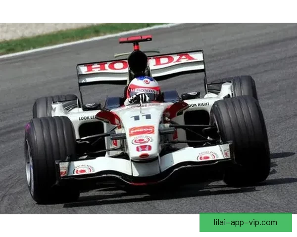 F1传奇车手巴里切罗职业生涯荣耀与赛场精彩瞬间揭秘